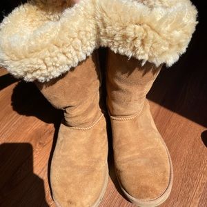 Tan suede Ugg winter boots. Good condition.
